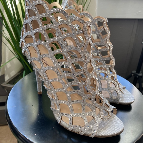 Caged Heels - Picture 2 of 5